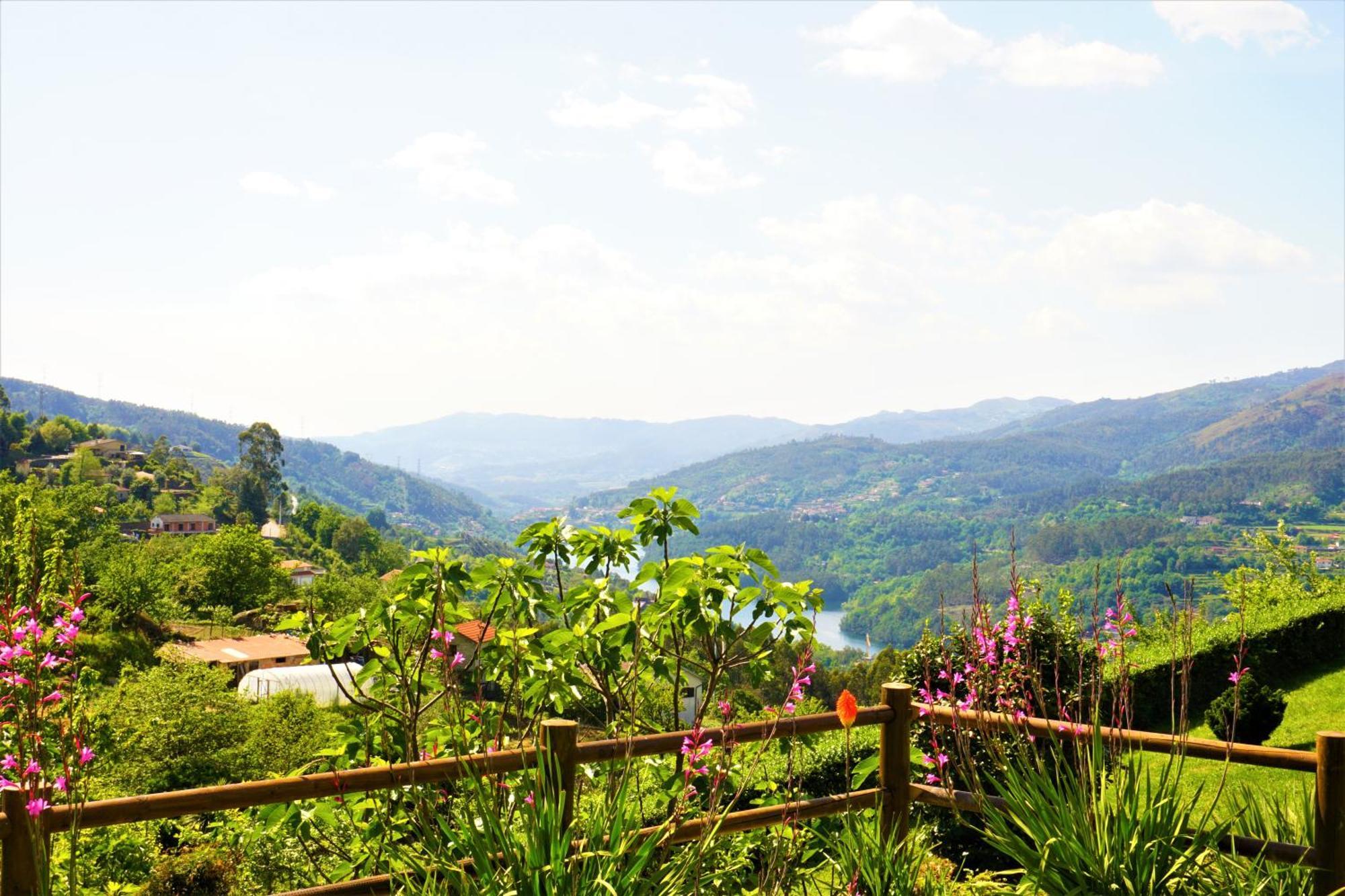 Отель Quinta Do Bento Виейра-ду-Минью Экстерьер фото