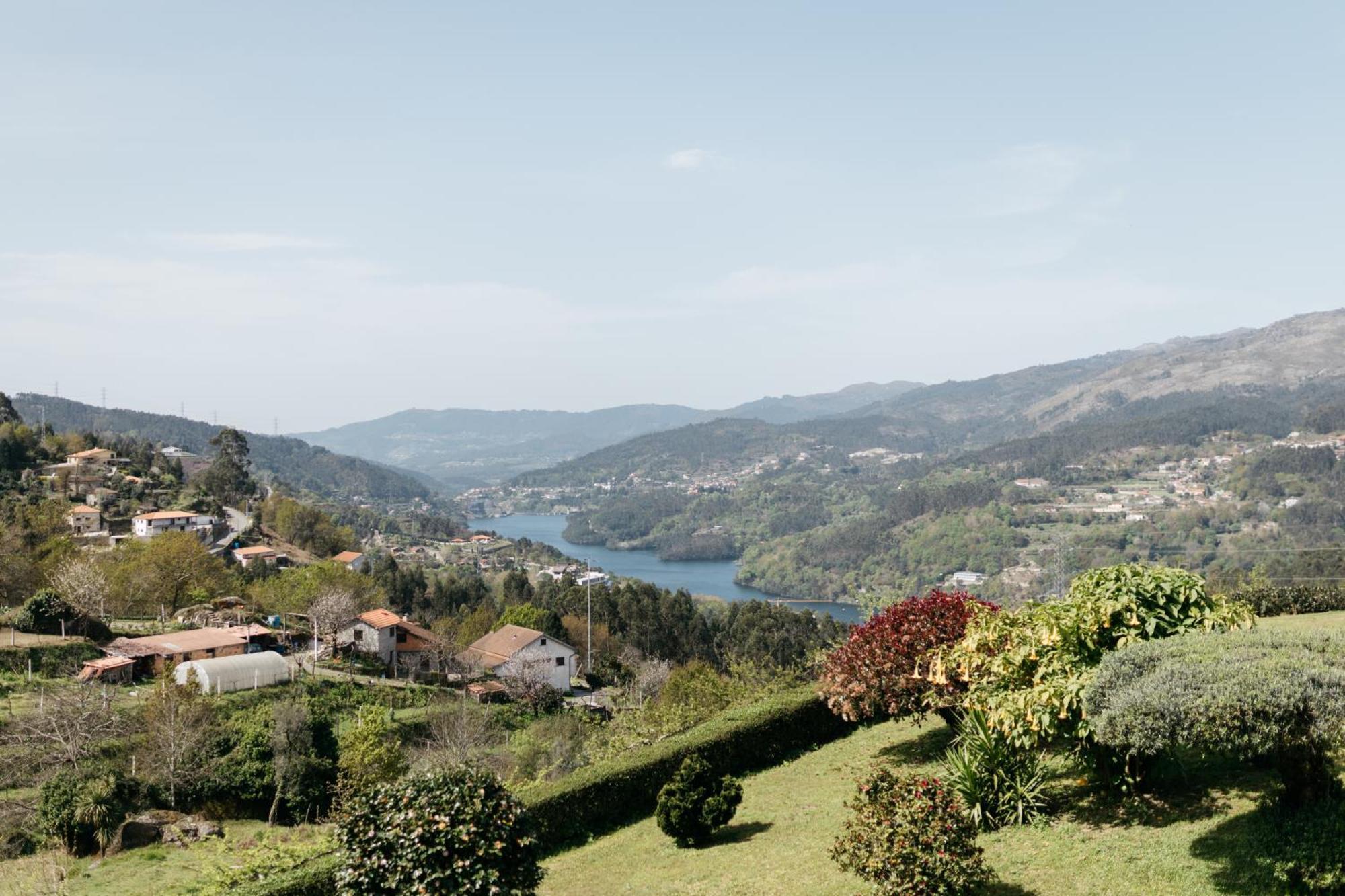Отель Quinta Do Bento Виейра-ду-Минью Экстерьер фото