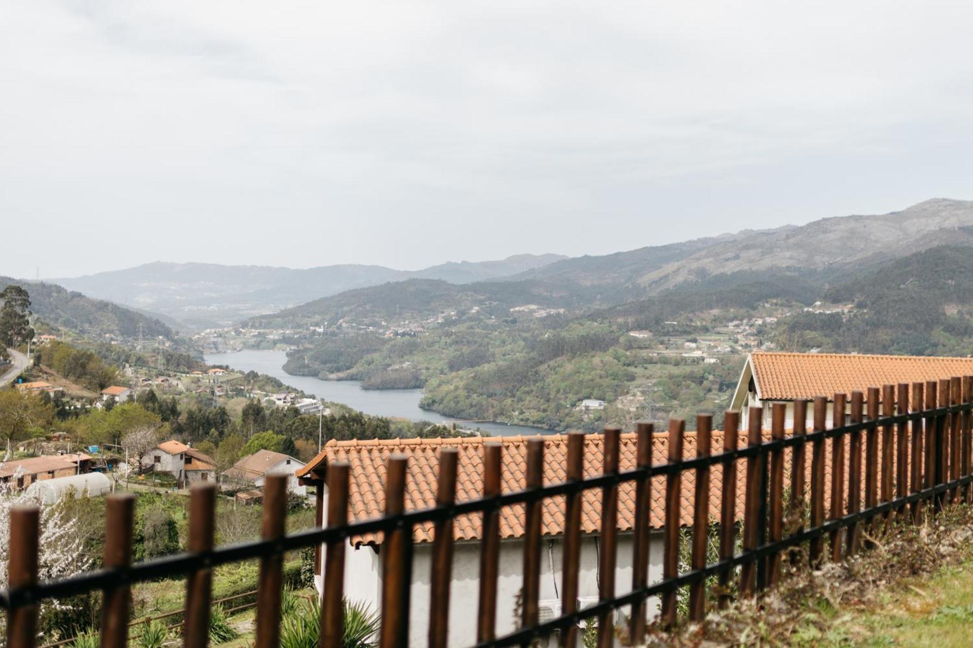 Отель Quinta Do Bento Виейра-ду-Минью Экстерьер фото